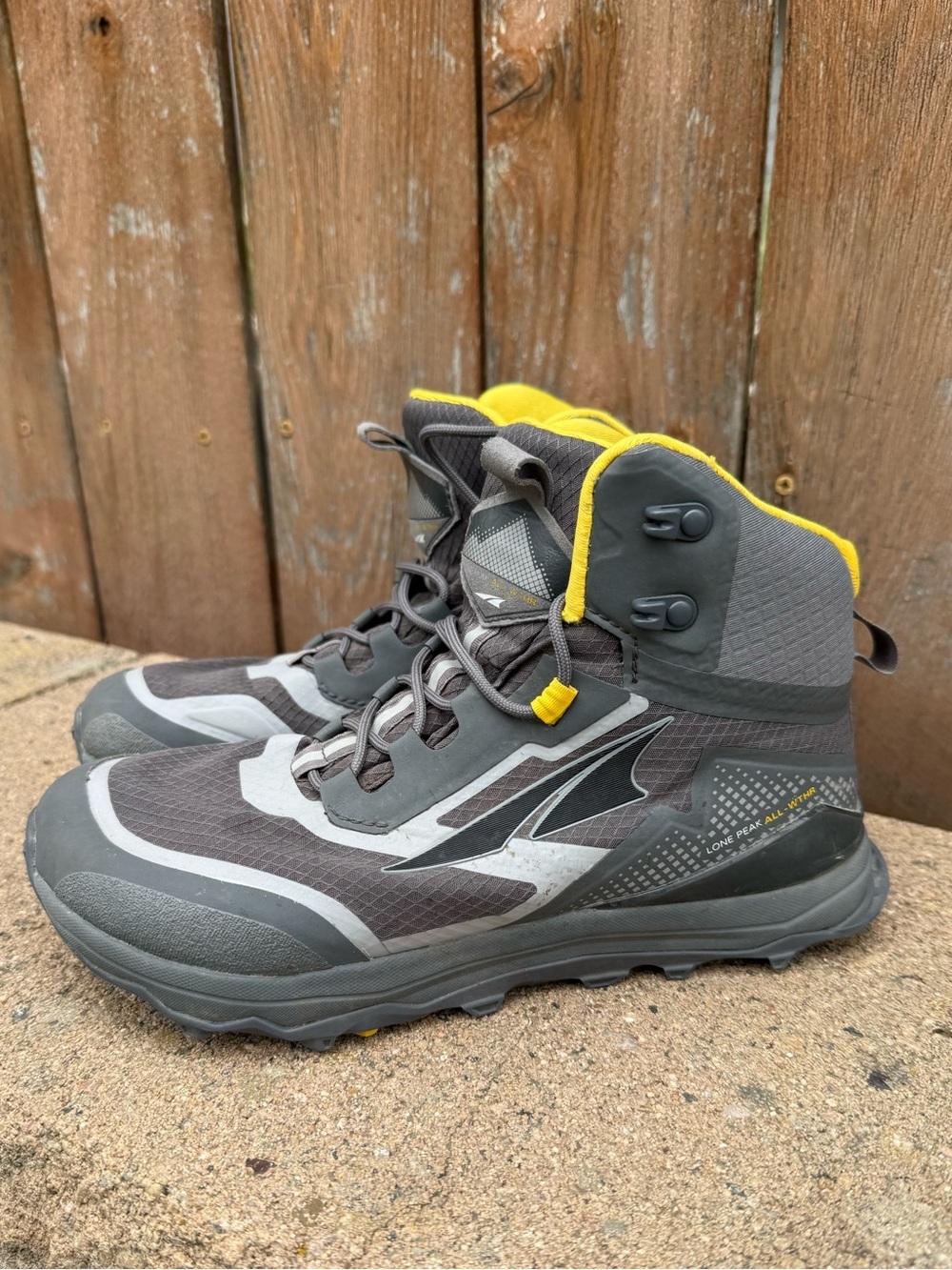 Altra Ego Men’s Lone Peak Gray All Weather Mid Trail Shoes Boots Size 7 40